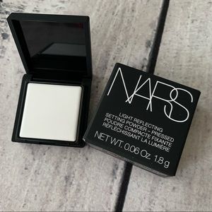 New NARS Light Reflecting Pressed Setting Powder Translucent Crystal